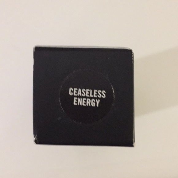 🆕 MAC - Versicolour Stain in Ceaseless Energy - Picture 5 of 5